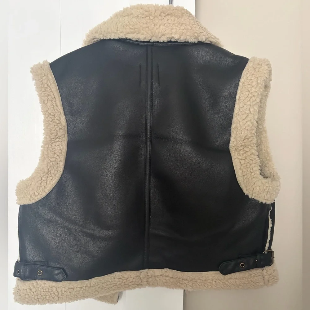 Love Tree Black and Tan Shearling Vest - Picture 2 of 2
